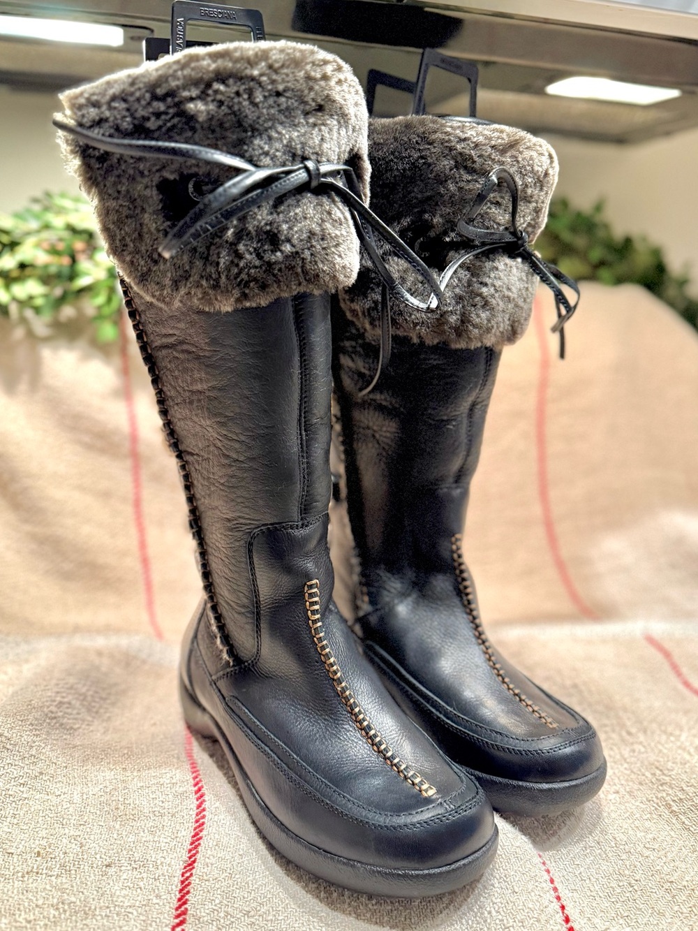 Blondo Canada Black Genuine Leather & Shearling Lace Up Tall Snow Boots Size 8